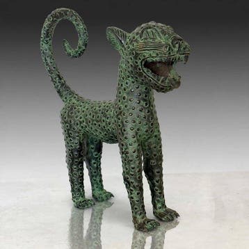 sculptuur, Léopard en bronze à patine verte - 43 cm -