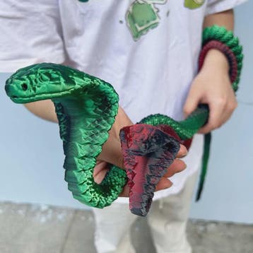 Flexibele 3D Geprinte Cobra Statue - Kleurrijk & Buigzaam -
