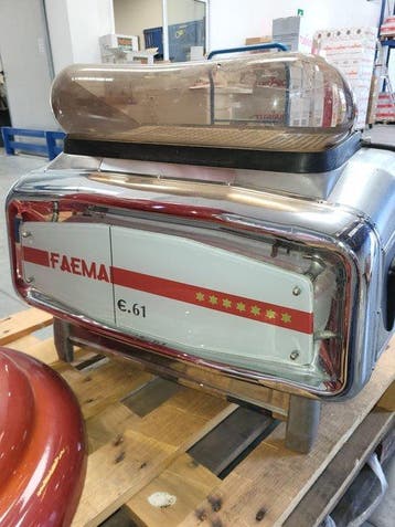 Koffiezetapparaat - Staal - FAEMA E61, origineel uit 1963,