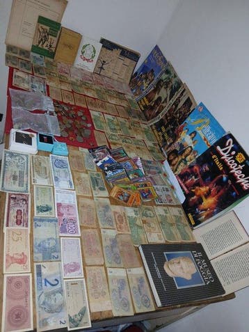 Wereld. Collection of coins and more incl. restrikes 1900