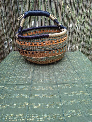 Fairtrade Bolga shopper met Kente, Huis en Inrichting, Woonaccessoires | Schalen en Manden, Overige materialen, Mand, Verzenden