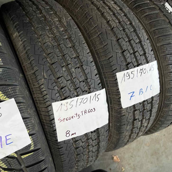 2 x Security 195-70-15 C Zomerbanden 8mm, Auto-onderdelen, Banden en Velgen, 15 inch, Zomerbanden, 195 mm, Bestelwagen, Gebruikt