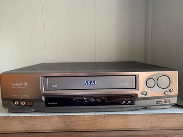 AKAI VHS Intelligent-HQ Hi-Fi VCR - 6 head VS-G796EO-D
