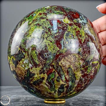 Exclusieve drakenbloed-jaspis-kogel – Symbool van oeroude