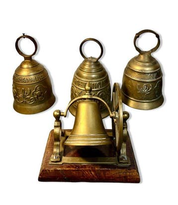 Decoratieve bel (4) - Dinanderie-lot: 3 kloosterklokken van, Antiek en Kunst