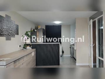 Een luxe woning (Den Hoorn, Hoogheemraadschap van Delfland)