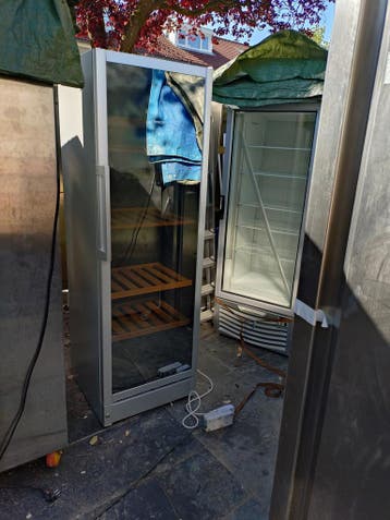 BOSCH glasdeur koelkast voor witte wijn. werkt als nieuw, Gebruikt, Koelen en Vriezen