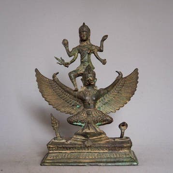 godheid Vishnu met god Garuda en Nagas - ZO Azië, Indonesië