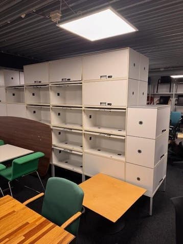 300+ Steelcase Flexbox modulaire lockers/kastjes teab, Vergader- of Presentatieruimte, Ophalen, Gebruikt, Kast