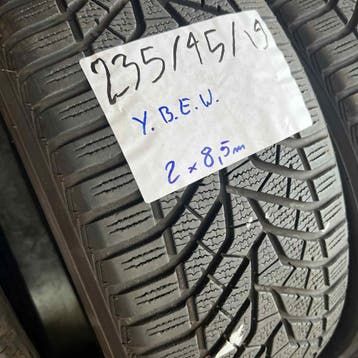 4 x Yokohama 235-45-19 Winterbanden 8,5mm, Auto-onderdelen, 19 inch, Gebruikt, 235 mm, Band(en)