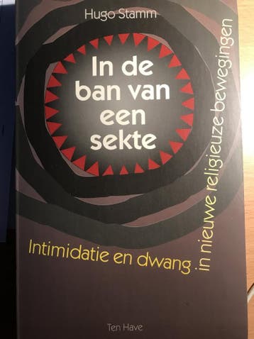 In de ban van een sekte - Hugo Stamm 9789025946579, Boeken, Verzenden, Gelezen, Hugo Stamm