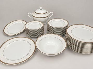 Johann Seltman Vohenstrauss - Tafelservies voor 12 (40) -, Antiek en Kunst