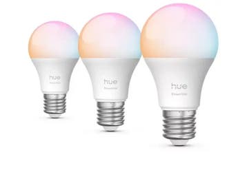 Philips Hue Essential - E27 slimme lamp - 806 lumen - 3-pack, Verzenden, Nieuw