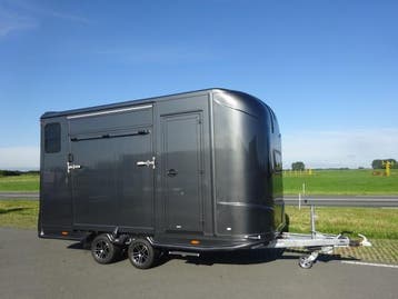 Steinsberger, zijlader, zadelkast, ruime living, Dieren en Toebehoren, Ophalen, Nieuw, Polyester, 2-paards trailer