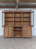 Landelijke klassieke kast, buffetkast, ladekast, servieskast