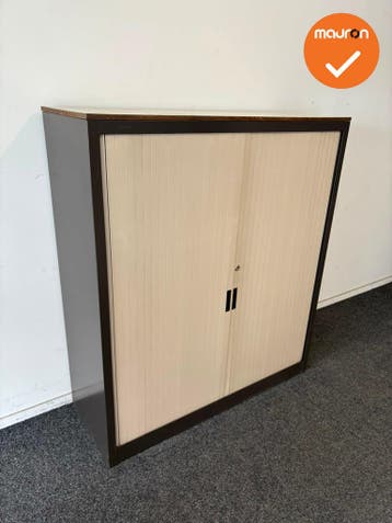 Blerick - Roldeurkast - 137x120x47 cm - Antraciet met beige, Werkplek, Ophalen of Verzenden, Gebruikt, Kast