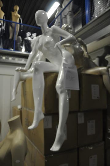 *TIP*  Exclusief a merk damesfiguur zittend, Ophalen of Verzenden