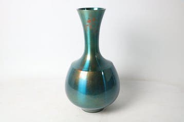 Iriserend smaragd-bronzen budvaasje — Takaoka Dki, Japan -