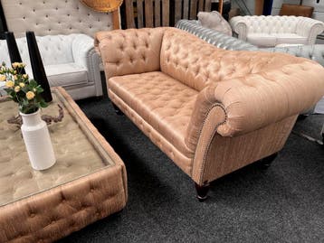 Chesterfield Special ! Zijde Chesterfield ‘Butterfly’ 3-bank, Ophalen, CHESTERFIELD, Driepersoons, Zo goed als nieuw
