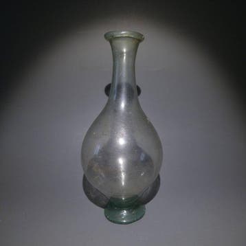 Oud-Romeins Glas Fijne fles. 18 cm hoog. 3e–4e eeuw na