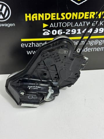 Toyota Aygo deurslot mechaniek bj.2022 art.AISIN-N1, Gebruikt, Toyota, Deur