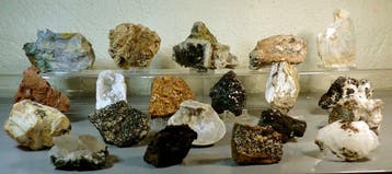 Mineralencollectie - Hoogte: 33 cm - Breedte: 24 cm- 4125 g