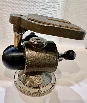 Gitzo Tripod Head with Tilting Ball and Socksocket,, Nieuw