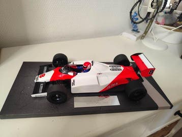 Minichamps 1:18 - Modelauto - McLaren Ford MP4/1C N Lauda -, Hobby en Vrije tijd, Modelauto's | 1:5 tot 1:12, Nieuw