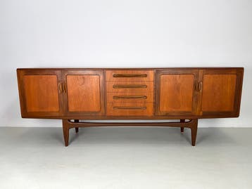 Vintage dressoirs van JUenJU., Huis en Inrichting, Zo goed als nieuw, Teakhout, Vintage, Met lade(s)