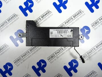 Antenne versterker A 203 820 7989 o.a: C-klasse w203, Ophalen of Verzenden, Gebruikt, Mercedes-Benz