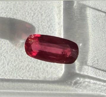 Zonder minimumprijs Robijn - 0.69 ct - Gem Report Antwerp, Sieraden, Tassen en Uiterlijk, Nieuw