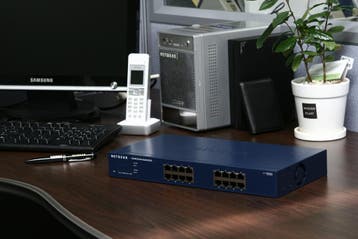 NETGEAR ProSAFE JGS516 - 16 Ports Gigabit Switch Nieuw, Ophalen of Verzenden, Nieuw