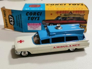 Corgi Toys 1:43 - Modelauto - Superior Ambulance on Cadillac, Nieuw