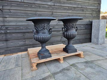 Vaas - Gietijzer - 2 stuks XL - Lion Handles