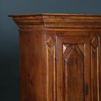 Stoere 17e eeuwse 2-deurs kast op bolpoten  Prachtige patina, Antiek en Kunst, Antiek | Meubels | Kasten, Ophalen of Verzenden