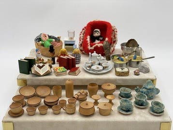 Erzgebirge toegeschreven - Poppenhuis 36-delig houten