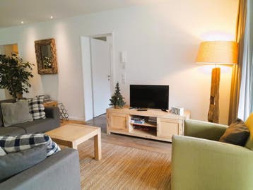 Luxe vakantiewoning in Montafon 6 Personen met zonnig Terras, Bemiddelingsbureau, Dorp, Vorarlberg, Appartement
