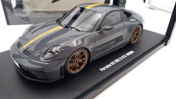 GT Spirit 1:18 - Modelauto - Porsche 911 (992.2) GT3 Touring, Nieuw