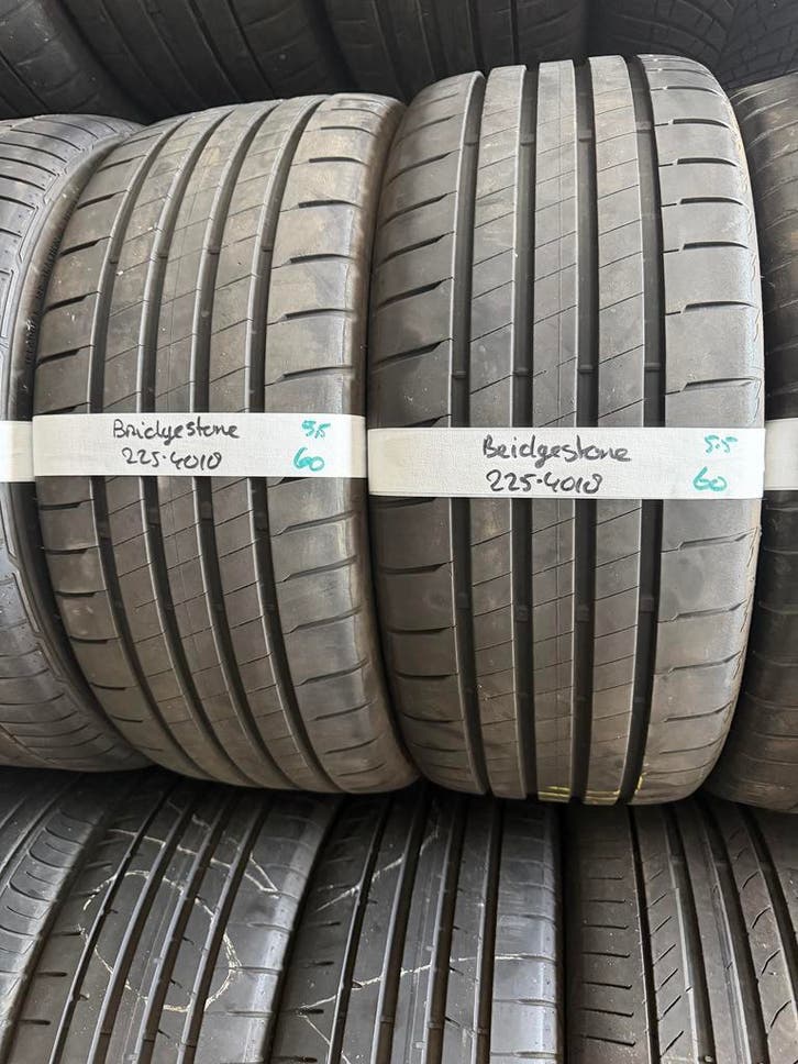 225-40-18 Bridgestone Zomerbanden 5.5mm Montage 225 40 18, Auto-onderdelen, Banden en Velgen, 18 inch, Zomerbanden, 225 mm, Personenwagen