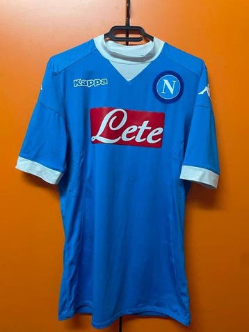 Napoli - Italiaanse voetbal competitie - 2016 - Teamkleding, Nieuw