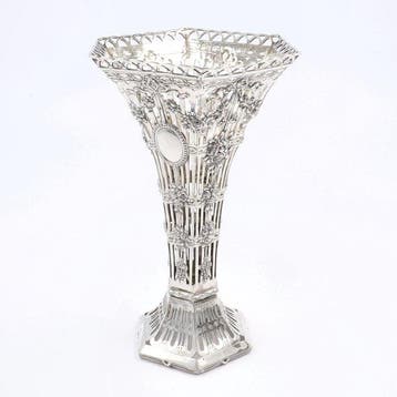 Ferdinand C. Henzler (Hanau ca. 1905) - Vaas - .800 zilver