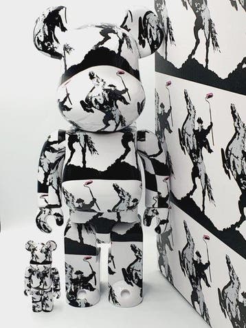 NO RESERVE Medicom Toy x Banksy - Be@rbrick 400% + 100%