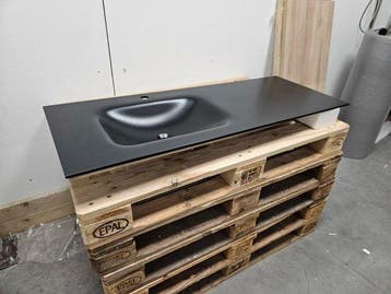 Mondiaz wastafel solid surface zwart met bak en kraangat, Ophalen of Verzenden, Nieuw, Steen, Bad