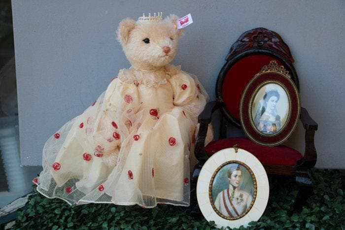 Steiff: Keizerin Elisabeth teddybeer- Sissi - Teddybeer -, Antiek en Kunst, Antiek | Speelgoed