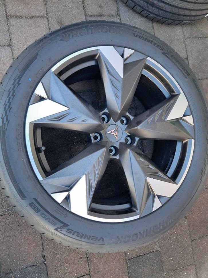 Cupra Terramar velgen LM + 255 45 19 Zomerband Incl. 21% BTW, Auto-onderdelen, Banden en Velgen, 19 inch, Zomerbanden, 255 mm