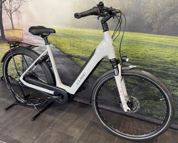Als Nieuwe Cube Supreme Electrische Damesfiets - Middenmotor, Ophalen of Verzenden, Zo goed als nieuw, Cube, 50 km per accu of meer