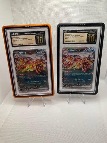 Pokémon - 2 Graded card - Charizard Holo - CGC Pristine 10 -, Nieuw