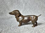 Pierre Chenet (XX-XXI) - sculptuur, Le Teckel - 5.8 cm -