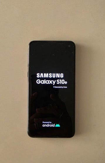 Samsung Galaxy S10e - Mobiele telefoon (1) - In originele, Nieuw