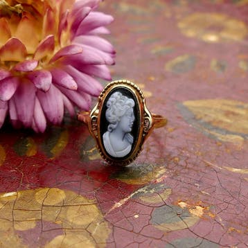Gouden ring met sardonyx camee; 14 karaat; ringmaat 15,5, Gebruikt, Ophalen of Verzenden, Kleiner dan 17, Met edelsteen